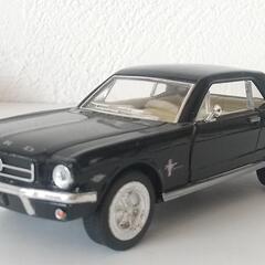 マスタングのプルバックカー