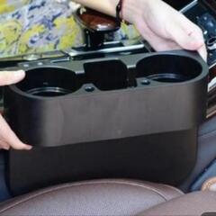 車のシート横収納の画像