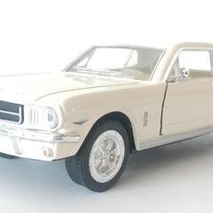 マスタングのプルバックカー