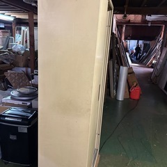 スチール棚縦長の画像
