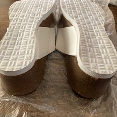新品未使用サンダルの画像