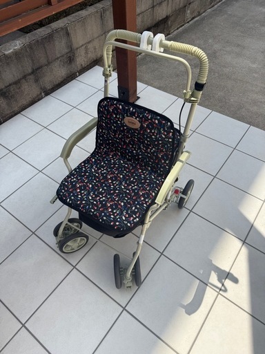 折りたたみシルバーカー