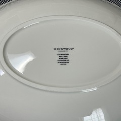 ●更に値下げしました●② 新品未使用　ウェッジウッド　ストロベリー＆バイン  大皿　2枚の画像