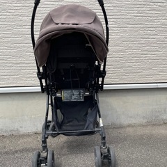 Combi コンビ　ベビーカーの画像
