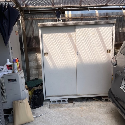 イナバ物置。早めに取りに来られる方。153✖︎160✖︎56。部品の未使用の部品の箱あり。取説付き