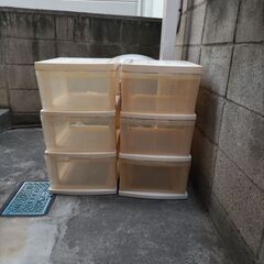 3段引き出し衣装ケース　２個