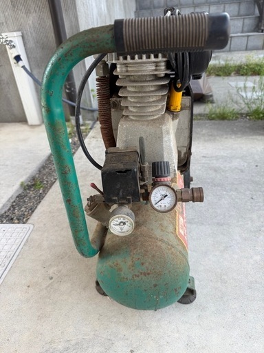 コンプレッサー　100v 1馬力
