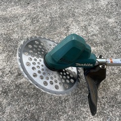 値下げしました。マキタ18v草刈機 MUR190UDの画像