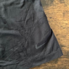 新品タグ付きナイキタンクの画像