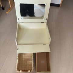 小さめ鏡台の画像