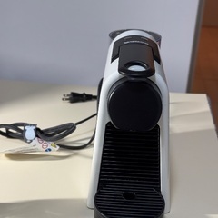 美品　Nespresso D30ネスプレッソ カプセル式 コーヒ...