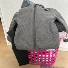 カゴ山盛りの子供服男の子120