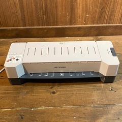 アイリスオーヤマ　LTA42E A4サイズラミネーター　オフィス...