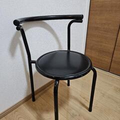 黒　パイプチェアー