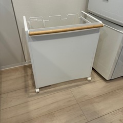 【引き渡し予定済み】tower(タワー) ゴミ箱　目隠しダストワゴン