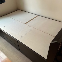 セミダブルベッドフレーム