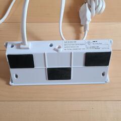 サンワサプライ クランプ固定式タップ(ホワイト) TAP-B105U-3Wの画像