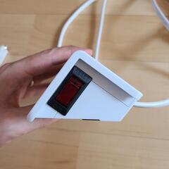 サンワサプライ クランプ固定式タップ(ホワイト) TAP-B105U-3Wの画像