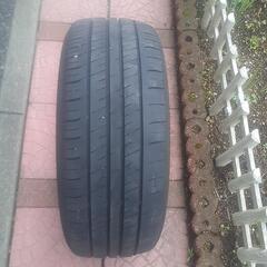 215/45R17　グッドイヤー1本　間に合わせ的に