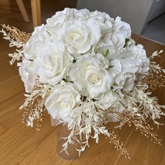 白い薔薇の大きな花束　造花　花瓶付き