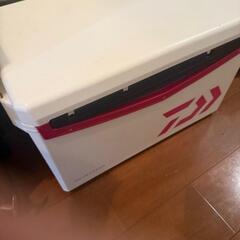 【4/20 4000円】クーラーボックス　DAIWA