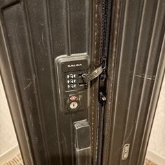 無料・ジャンク品 リモワ RIMOWA スーツケースの画像