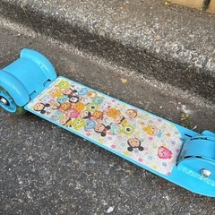 子ども用キックボードの画像