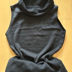 ラメ入りニットノースリーブの画像