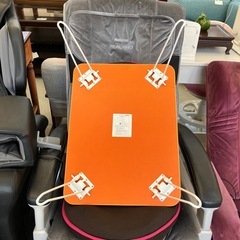 K2504-473 配送不可　折り畳み式テーブル オレンジ色 キズ汚れ有り　の画像