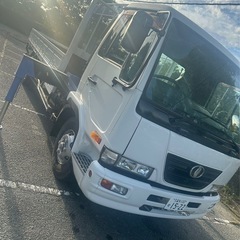 日産クレーン車の画像