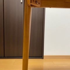 ダイニングテーブルの画像