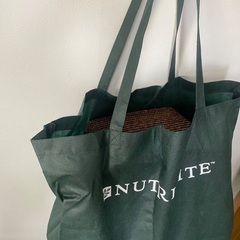 大きなカゴ、おまけで紙袋付き！の画像