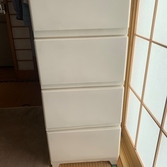 4段プラスチック収納ケース