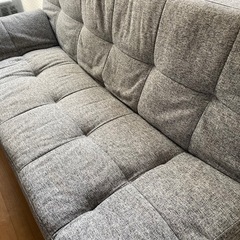背もたれと肘掛けが動くソファベッド(ニトリ)