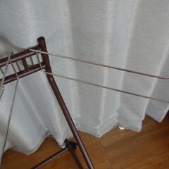 スカート、ズボン専用19本押し入れ収納も出来るキャスター付きハンガーの画像