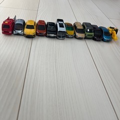 トミカ　12台