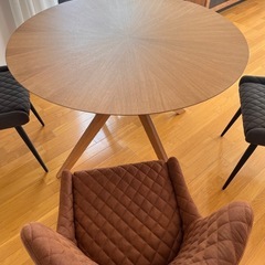 ダイニングテーブル、チェア4脚セット