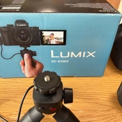 新古品】Panasonic LUMIX DC-G100V Vlogカメラ セット (クロ 新古品】Panasonic LUMIX DC-G100V Vlogカメラ セット (クロ