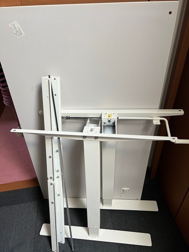 IKEA イケア TROTTEN トロッテン高級家具PCデスク昇降机 (琥珀 IKEA イケア TROTTEN トロッテン高級家具PCデスク昇降机 (琥珀