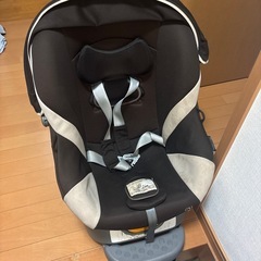 エールべべ　チャイルドシート