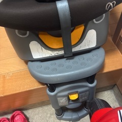 エールべべ　チャイルドシートの画像