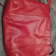 赤いレザーショルダーバッグ　COACHの画像