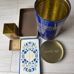 お菓子､紅茶の空き缶の画像