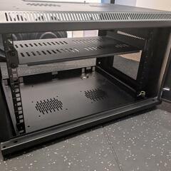 StarTech.com 19インチ サーバーラック／6U／2ポスト／壁掛けタイプ／取付奥行38cm／ロック付きラックキャビネット／通気スリット・メッシュ RK616WALMの画像