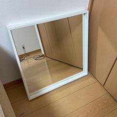 IKEAの壁掛けミラー