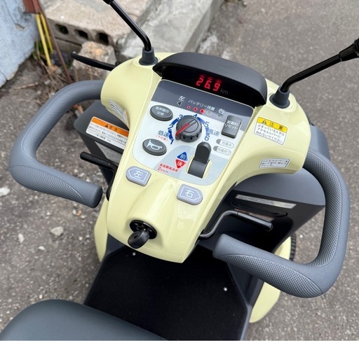 札幌市内配送可 美品 23年製 SUZUKI スズキ セニアカー 電動カート