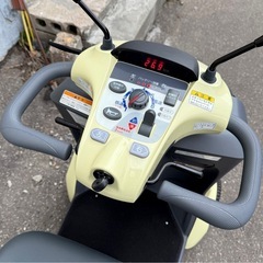 札幌市内配送可 美品 23年製 SUZUKI スズキ セニアカー 電動カート ET4DA ペールイエロー ステッキホルダー付きの画像