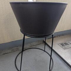 【受け渡し予定者決定】メダカの睡蓮鉢/プランターと花台