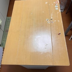 もらって下さい　テーブル収納