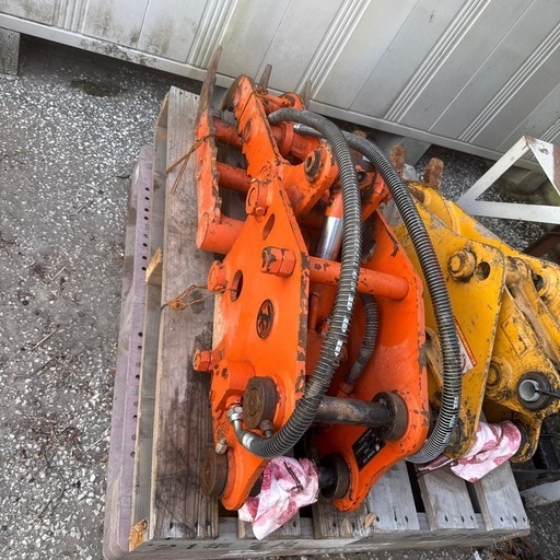 油圧　ハサミ　3t用アタッチメント